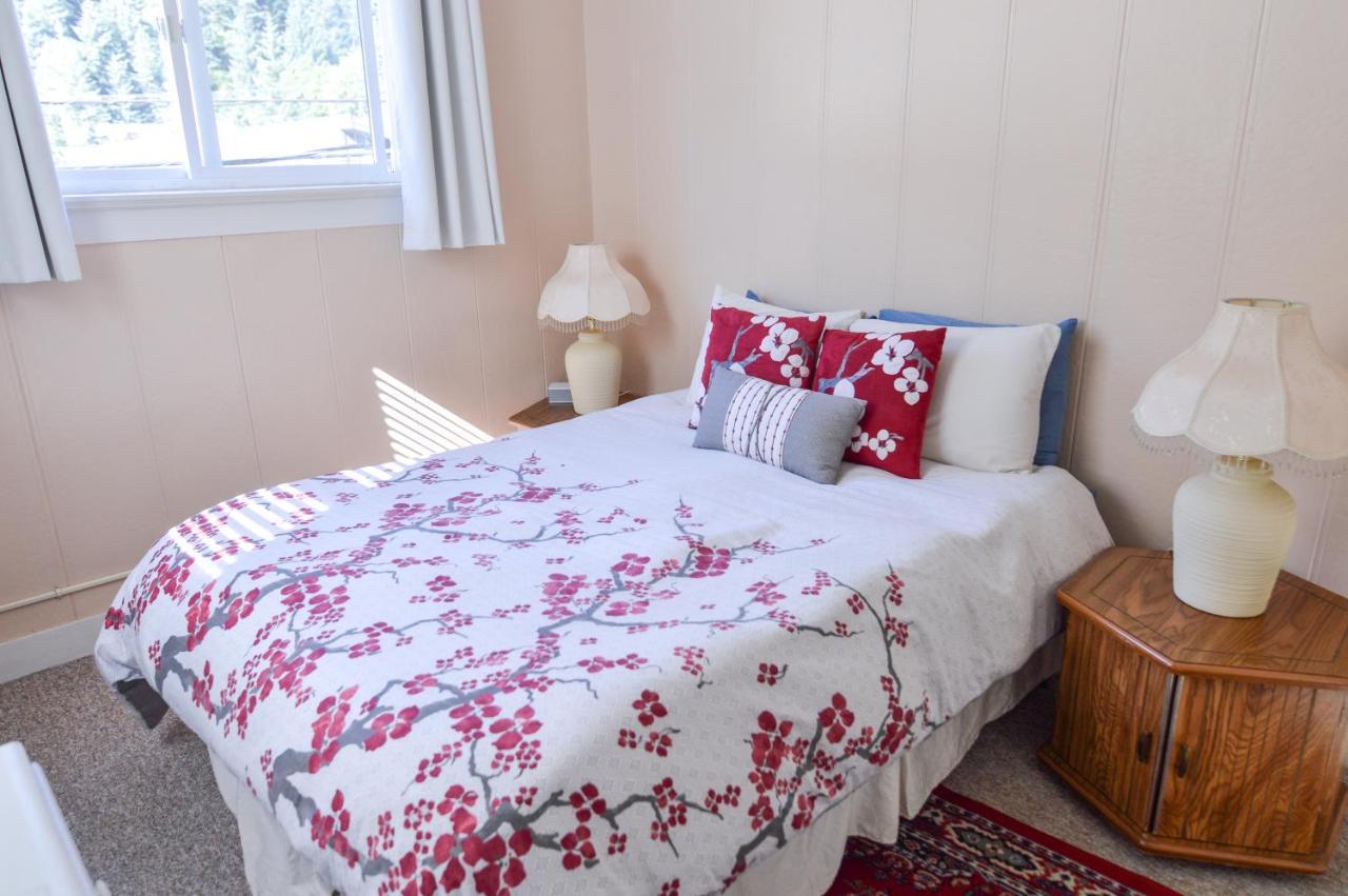 Brown & Hawkins Historical Apartments スワード エクステリア 写真