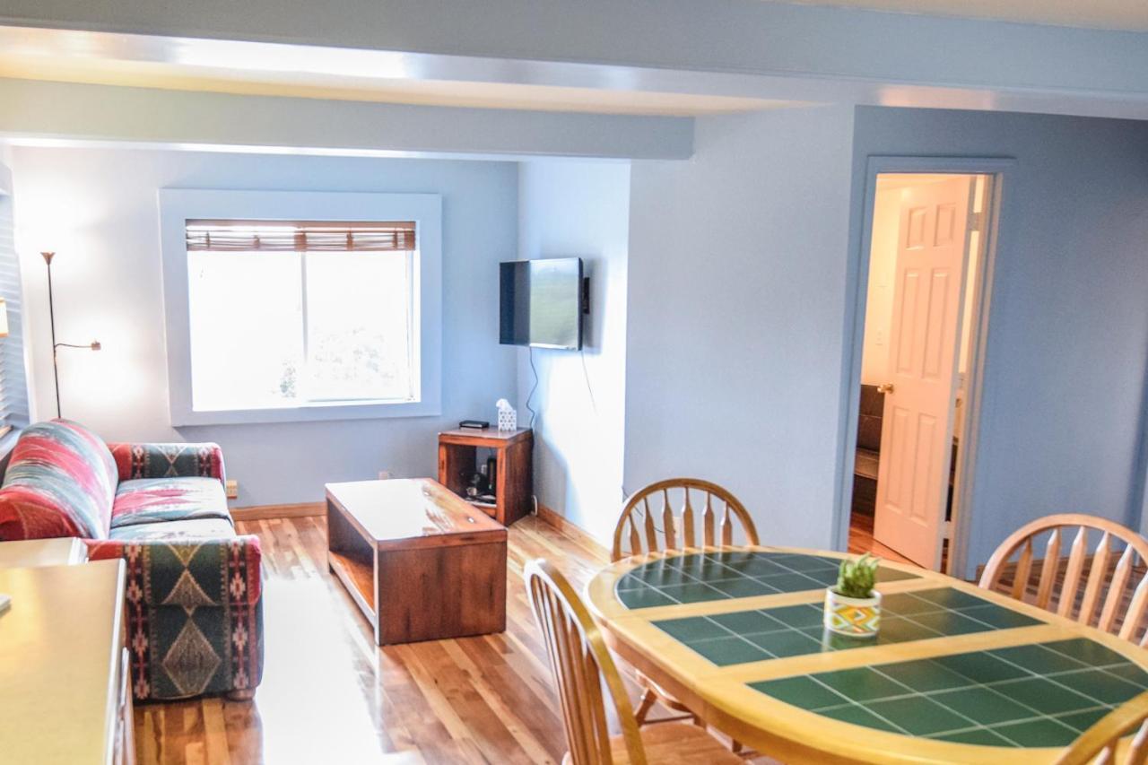 Brown & Hawkins Historical Apartments スワード エクステリア 写真